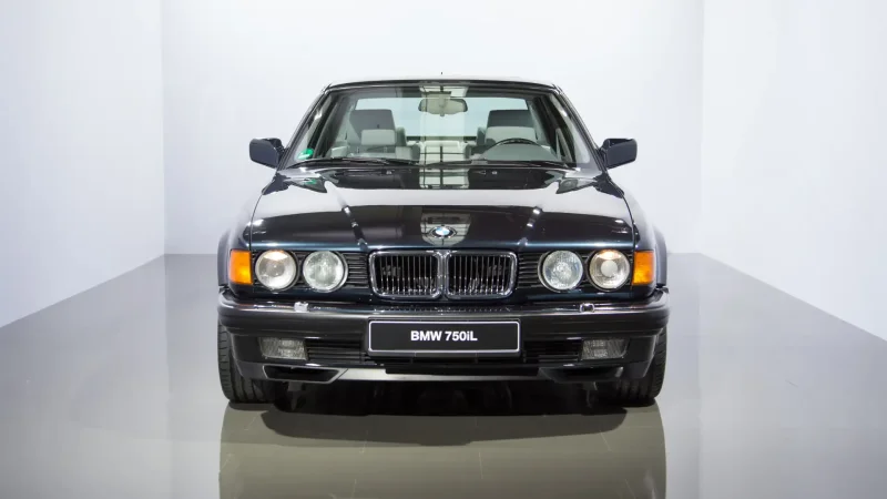 BMW e32 750i