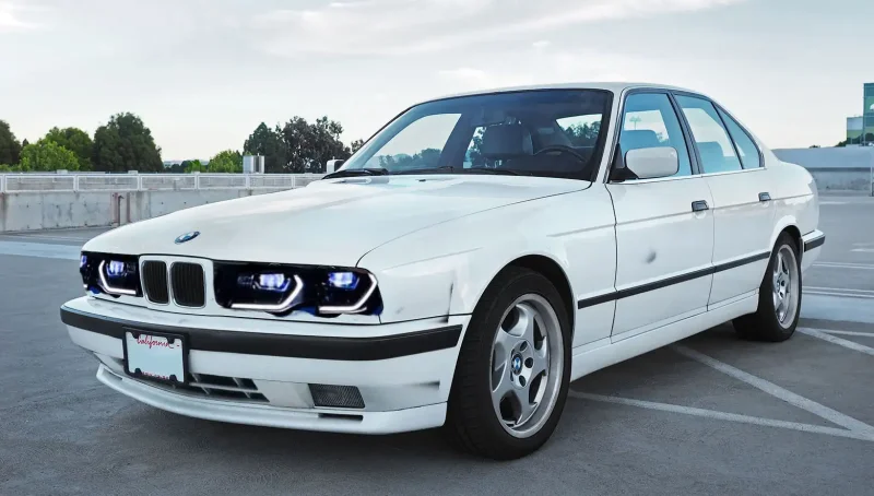 BMW e34 белая