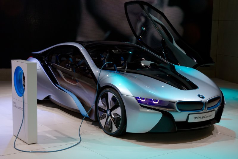 Электрокары БМВ i8
