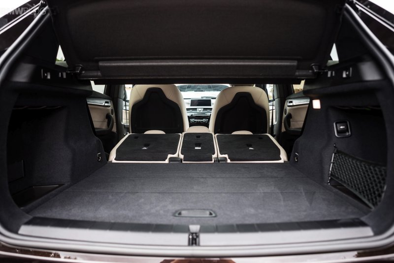Сложенный багажник BMW x7