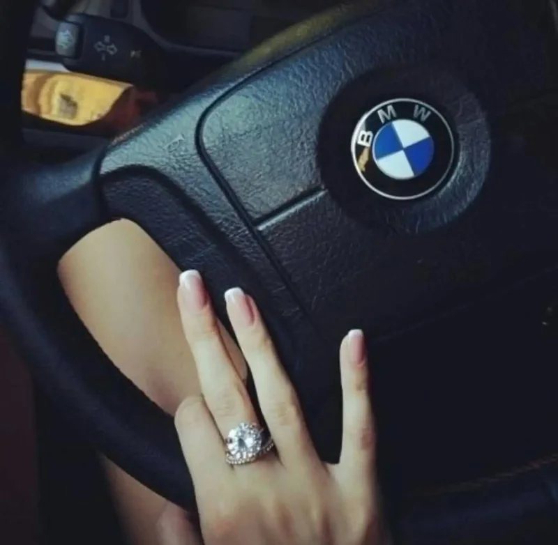 Рука на руле BMW e60