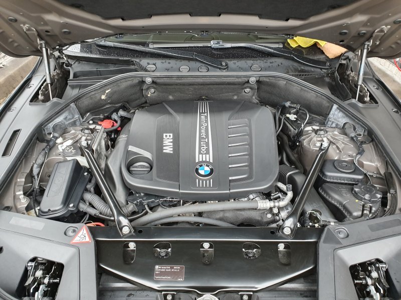 BMW x4 под капотом