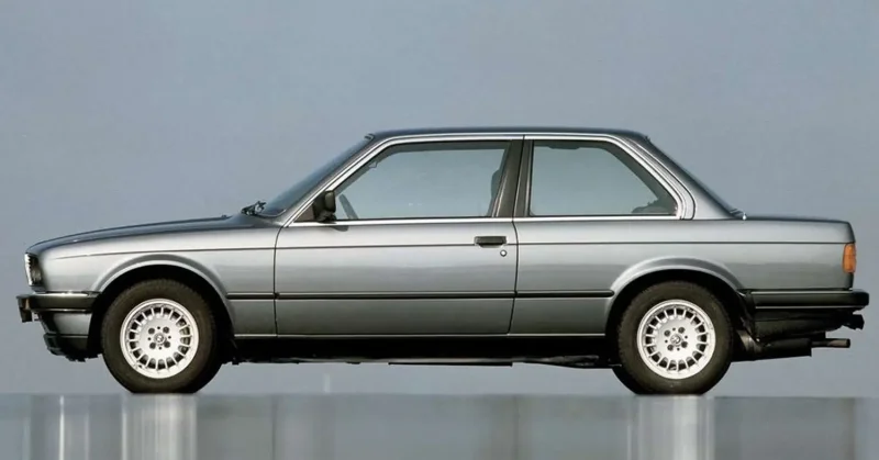 E30 1982 вид сбоку