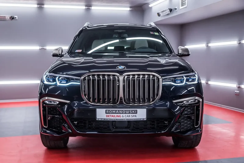 BMW x7 m50d черный