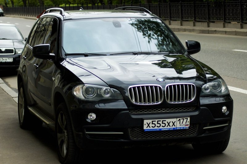 BMW 5 С номером 005