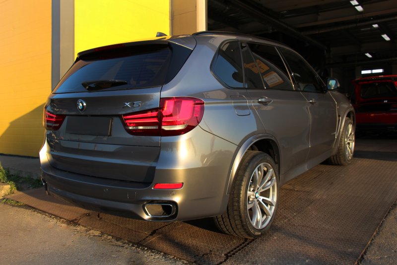 BMW x5 f15 сзади