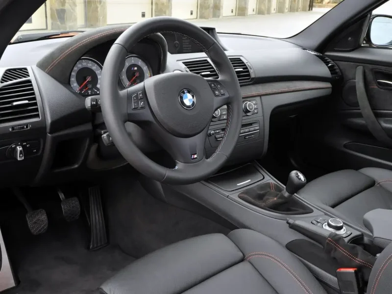 BMW m1 2011