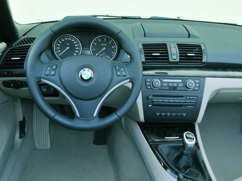 BMW e87 2008 салон