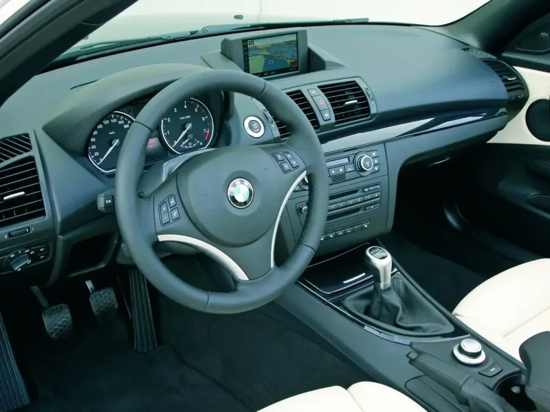 BMW e81 салон