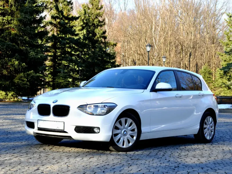 BMW 116i белая