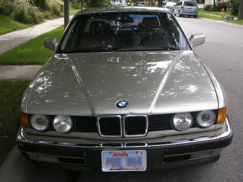 БМВ 735i