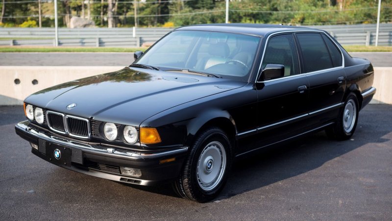БМВ 735i