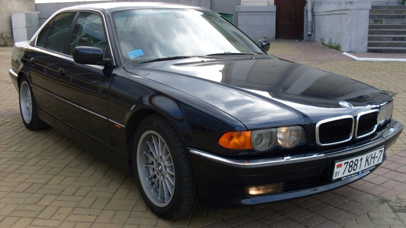 БМВ 735 1996