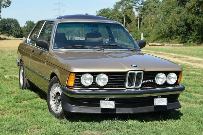BMW 323