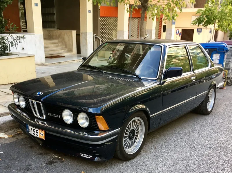 BMW 323