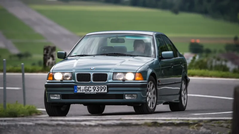 BMW 323 e36