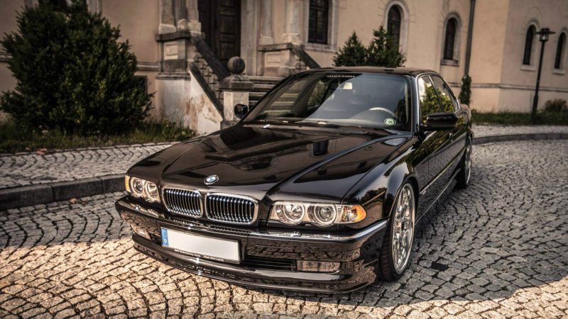 BMW 7 Series (e38)