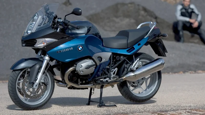 BMW 1200st