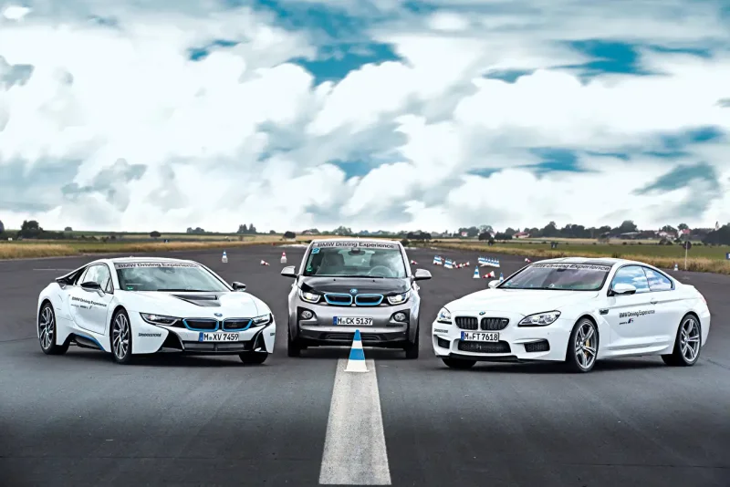 BMW много машин
