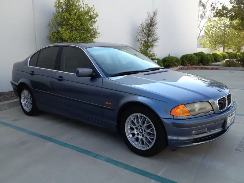 BMW 328i 1999