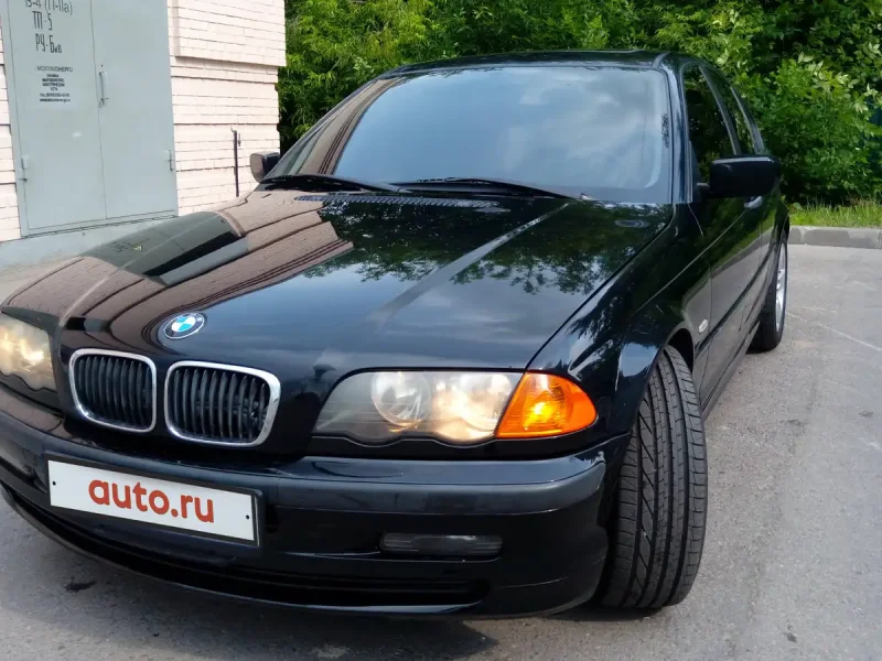 БМВ 3 1999 года