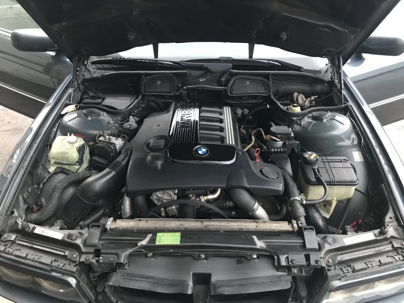 Подкапотка BMW e38