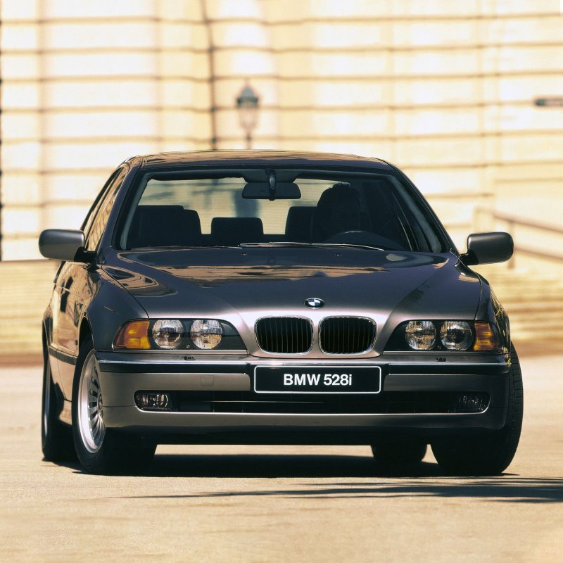 BMW 528i