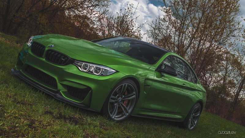 Зеленая БМВ f30