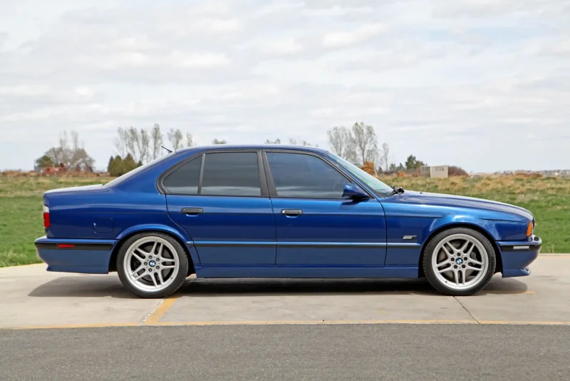 BMW e34 Blue