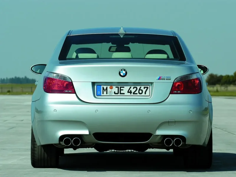 BMW m5 IV (e60/e61)