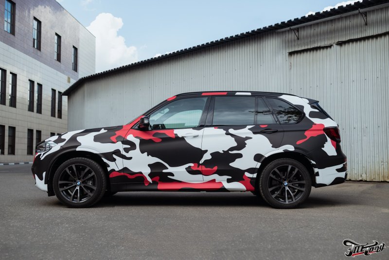 BMW x7 Camo