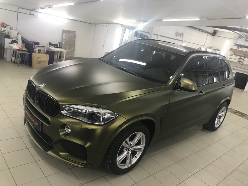 BMW x5m зеленый