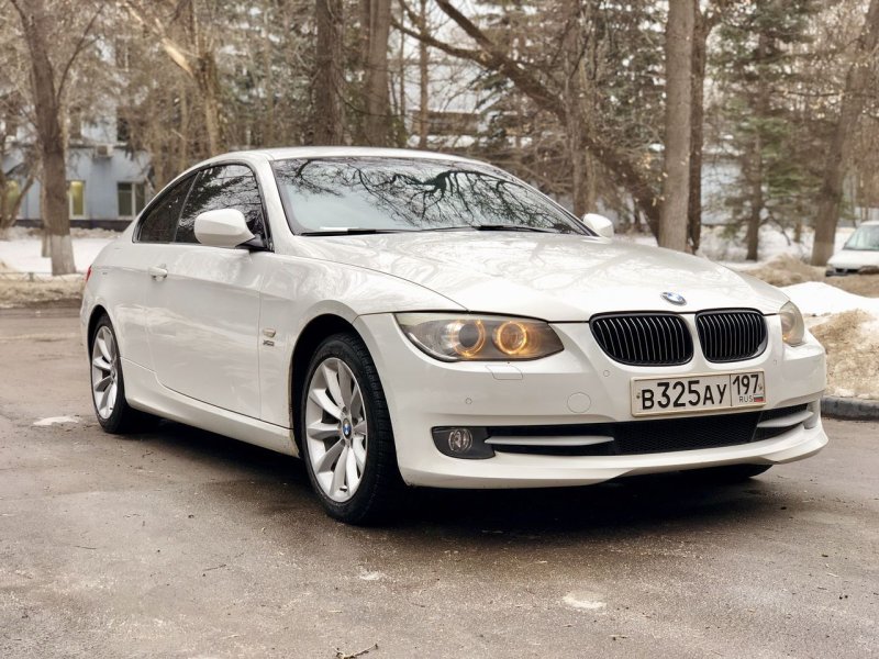 БМВ 325i 2010