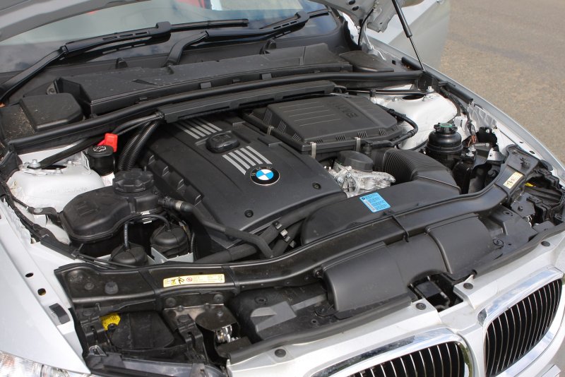 Двигатель BMW 320i