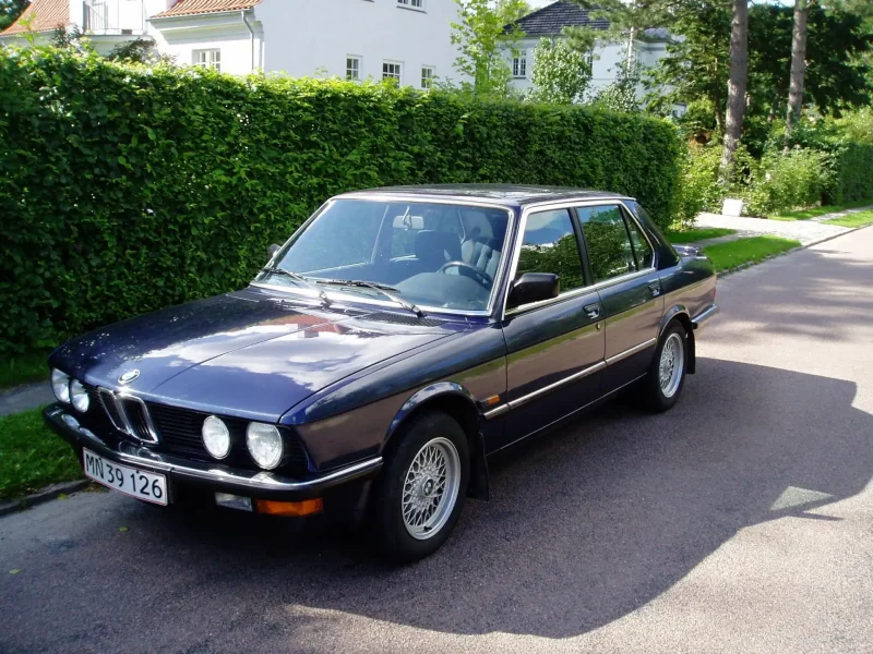 BMW 518 e28