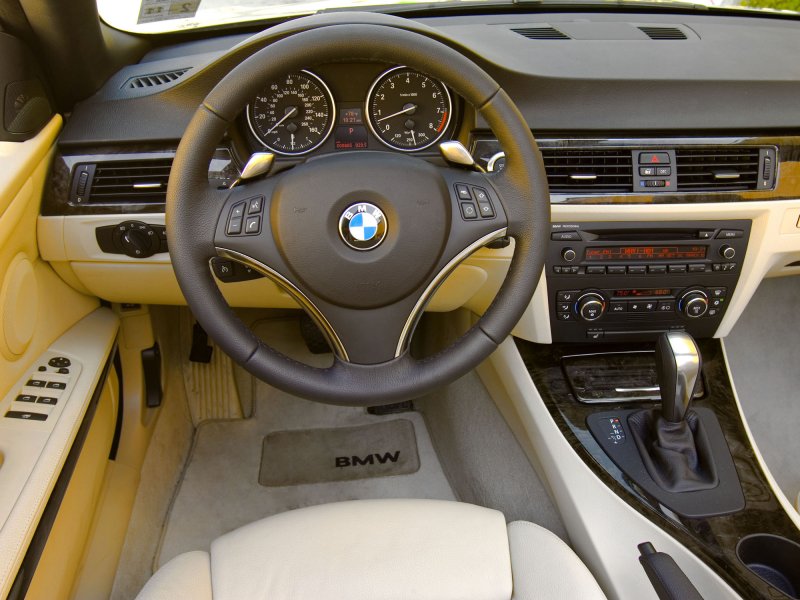 БМВ 3 2007 салон