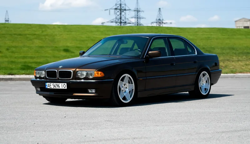 BMW 7 38
