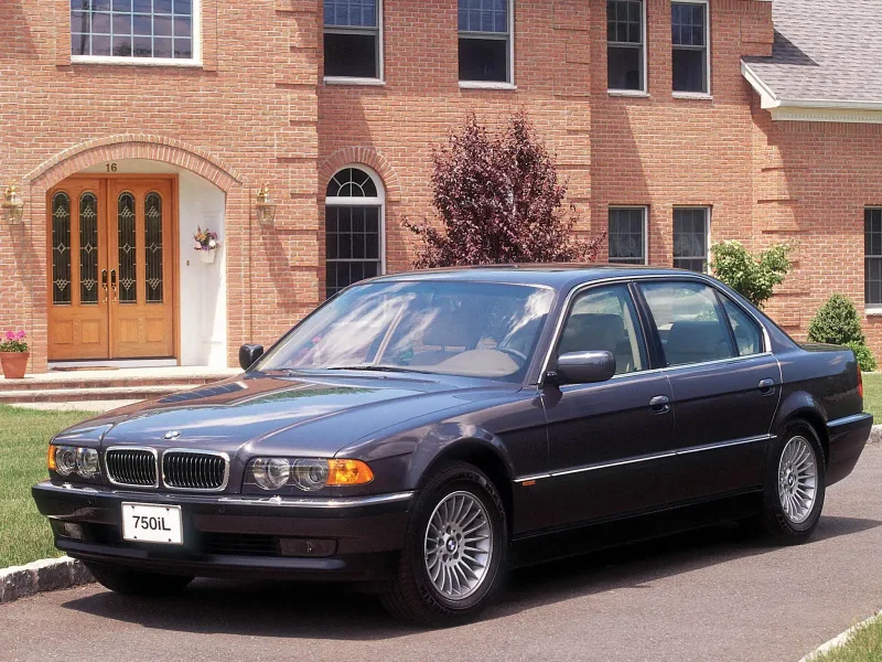 BMW 750 e38