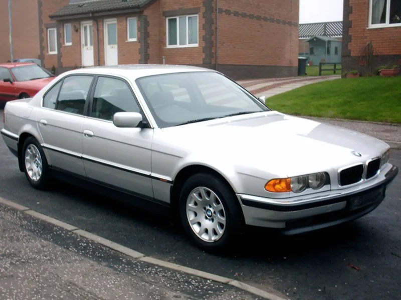 БМВ 750i 2000