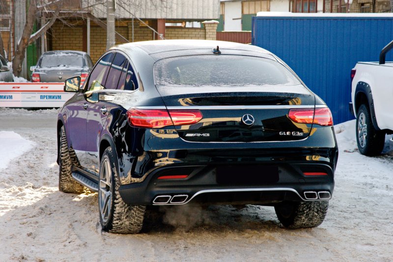 Mercedes vs BMW x6