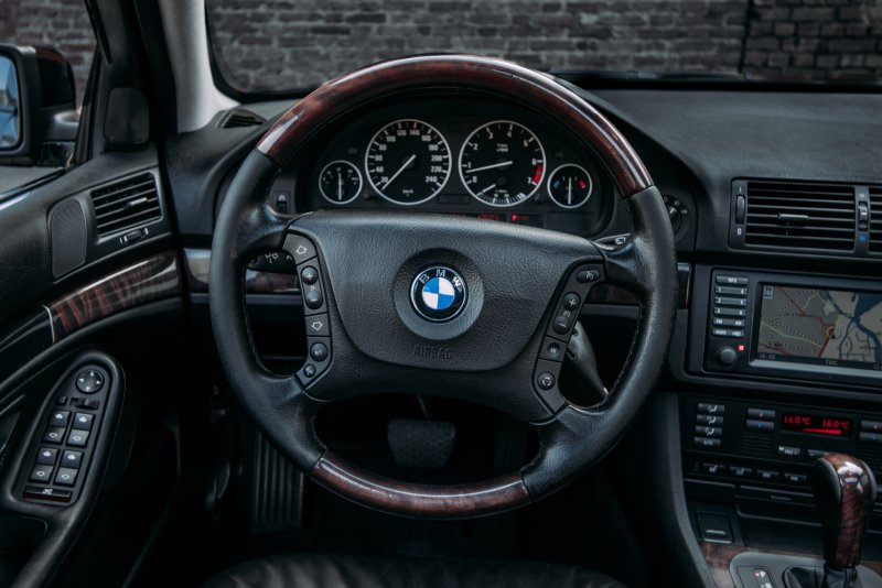 BMW е39 салон