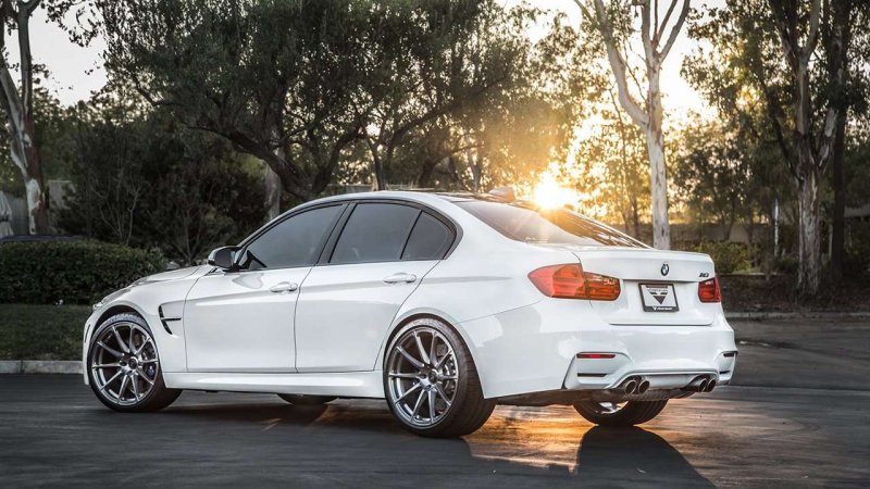 BMW m3 f80 белая