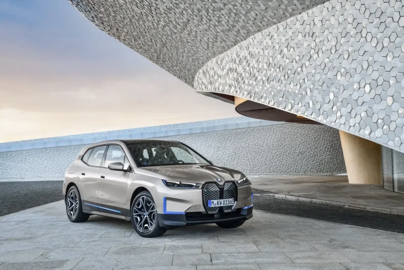IX BMW 2021 электро