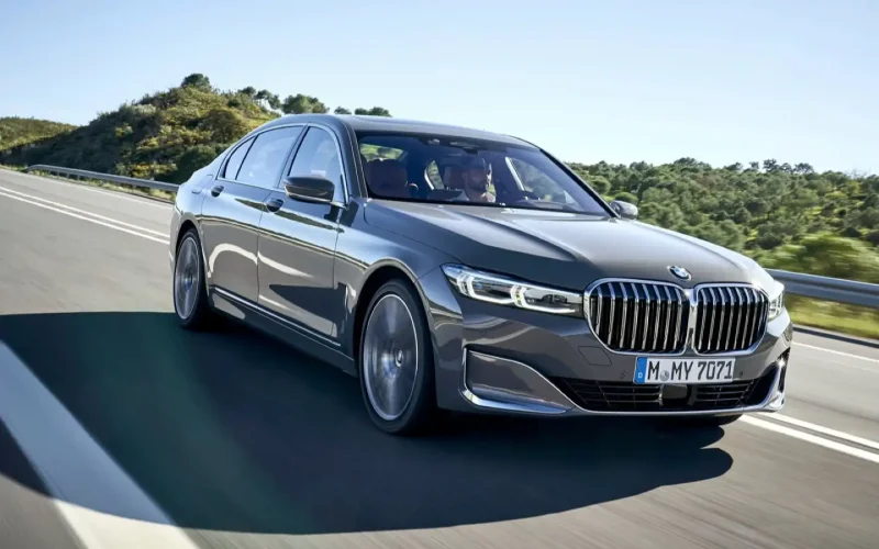 БМВ 750 li 2022