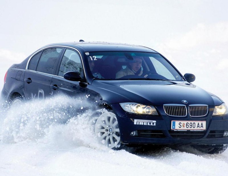 BMW 320i XDRIVE f30 синяя 2014