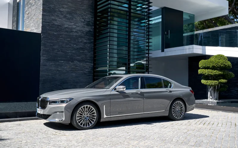 BMW 760 2022