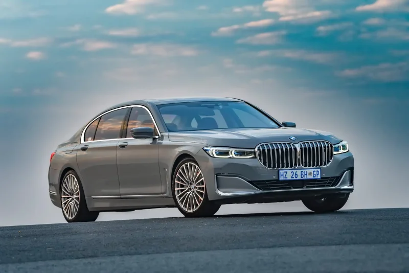 БМВ 750 li 2022