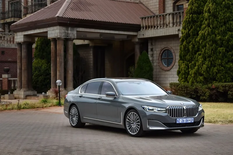 БМВ 750 li 2022
