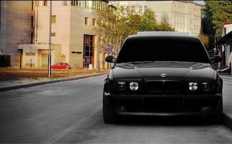 BMW e34 черная тонированная