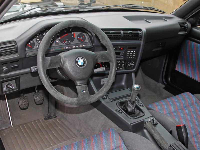 BMW e30 универсал салон
